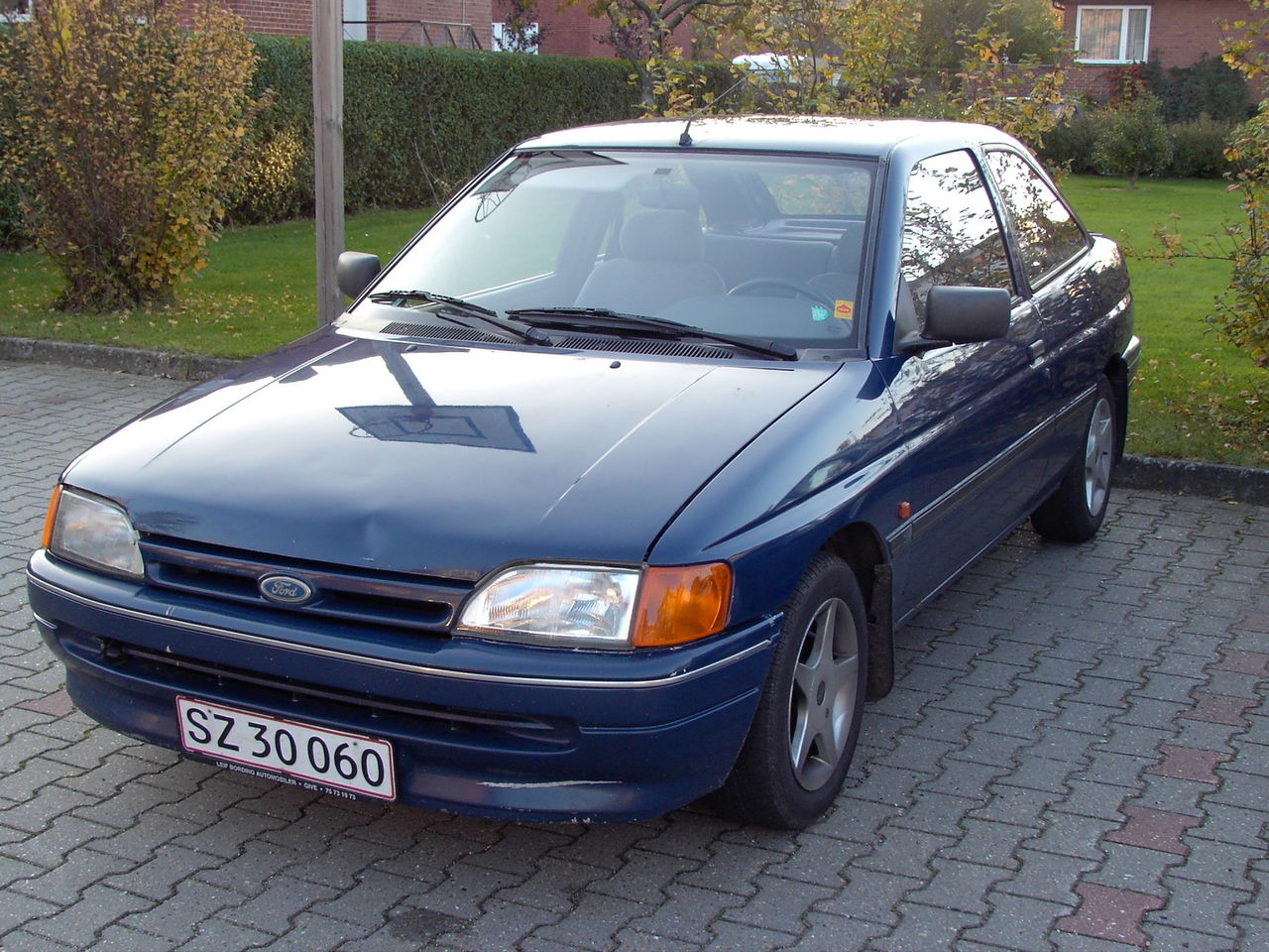 Ford Escort 1.8 16v - Test del Ayer