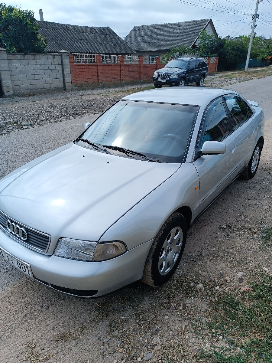 Audi A4 foto 1