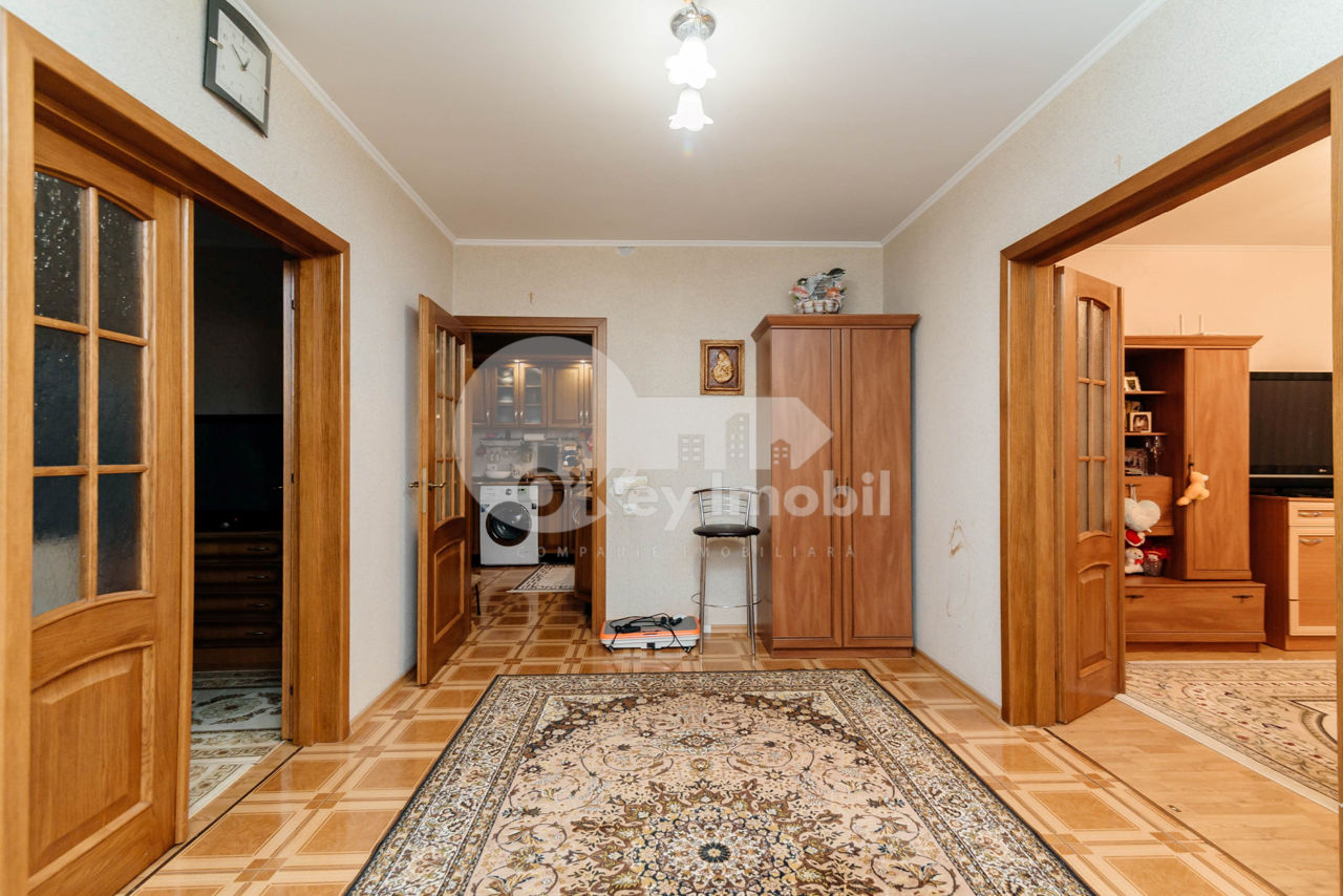 Apartament cu 4 camere, 140 m², Ciocana, Chișinău foto 9