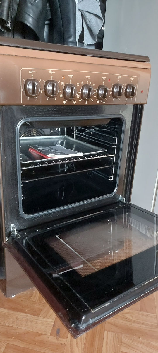 Vand plită electrică cu cuptor foto 1