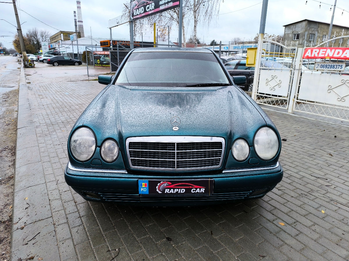 Mercedes E-Class foto 2