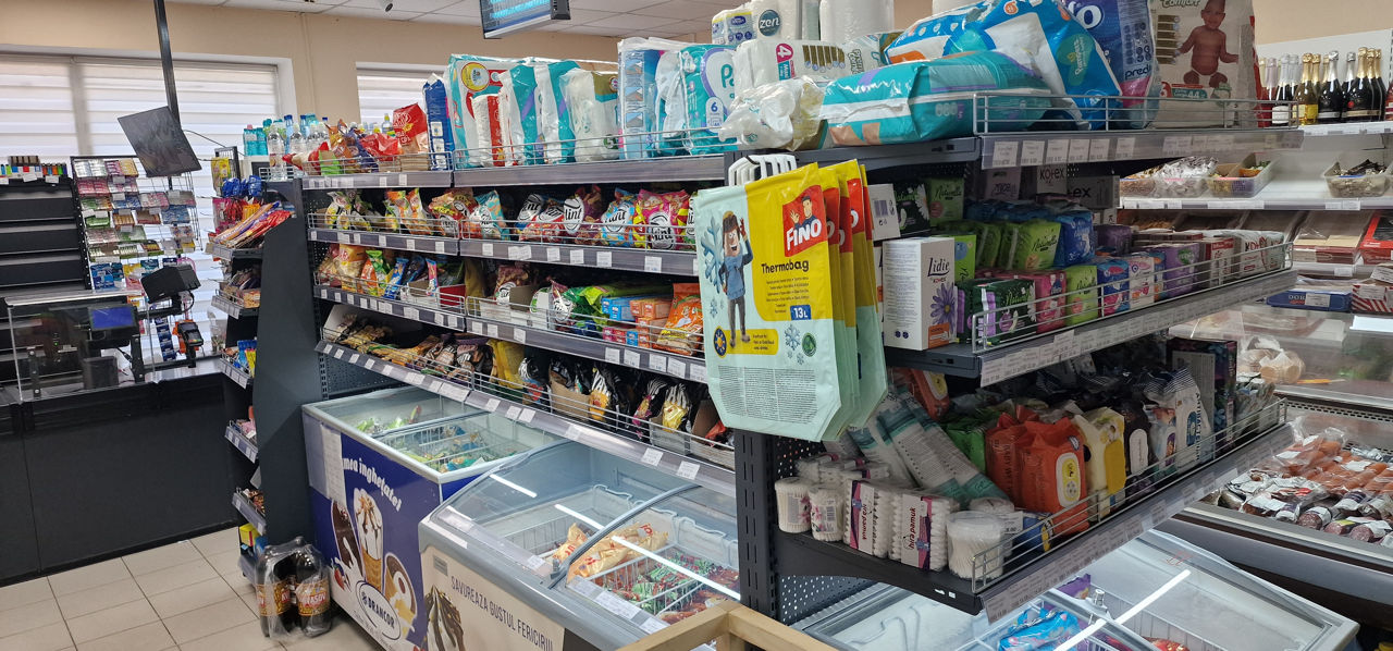 Se vinde frigidere, vitrine,  masa de marcaj.  Toate in stare ideală.  foto 4