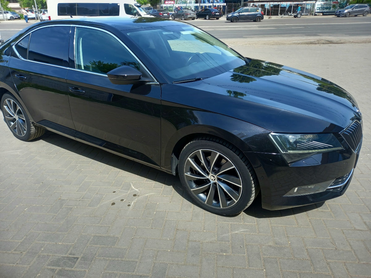 Skoda Superb foto 1