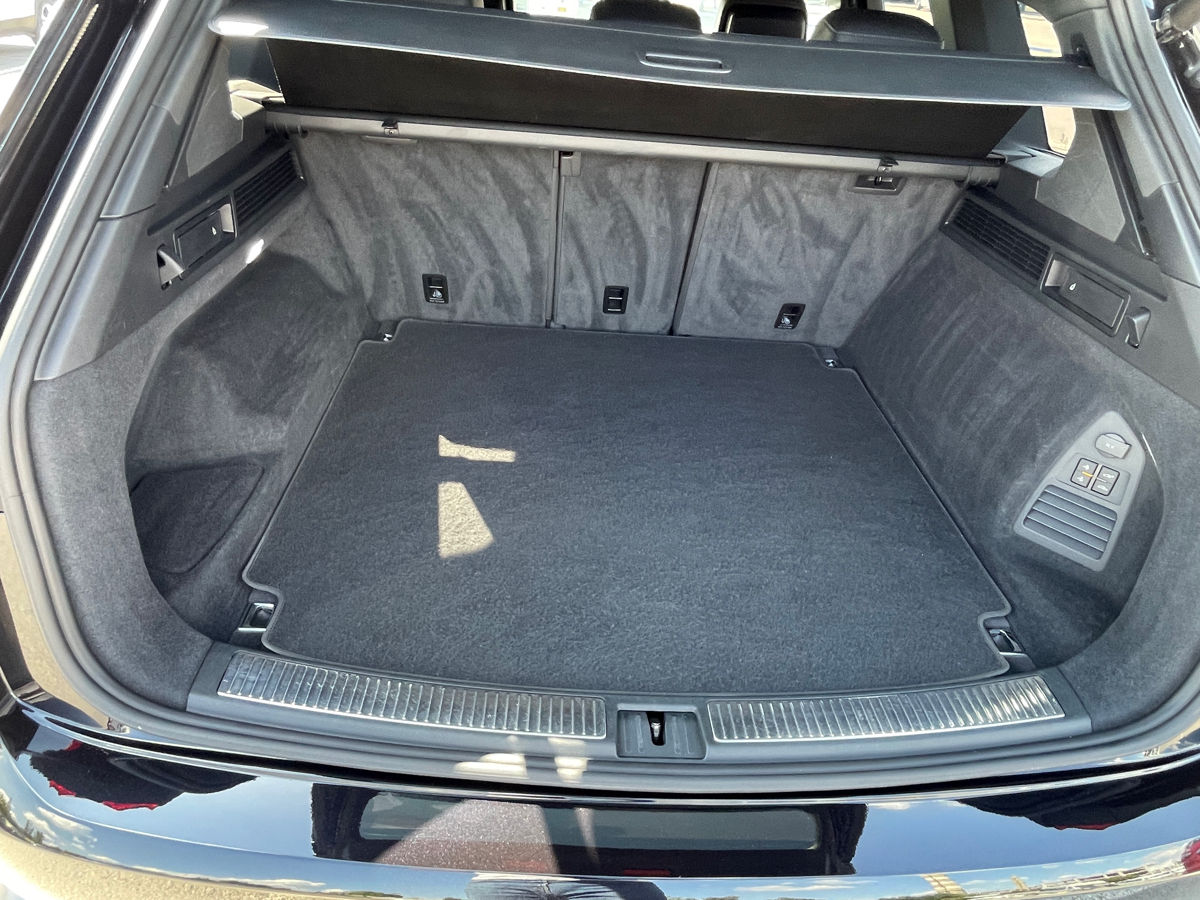 Volkswagen Touareg foto 8