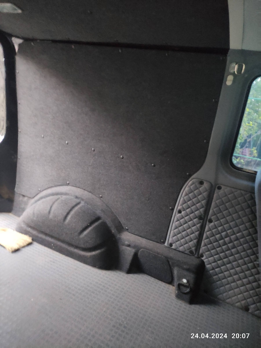 Volkswagen T 5 +,bază lungă,6 locuri,6viteze,140k.p.revizie tehnica 05.2026. фото 5