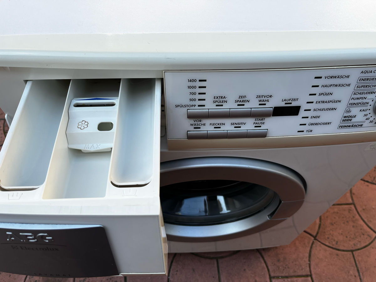 Стиральная машина AEG 150€Сушильная машина AEG 200€