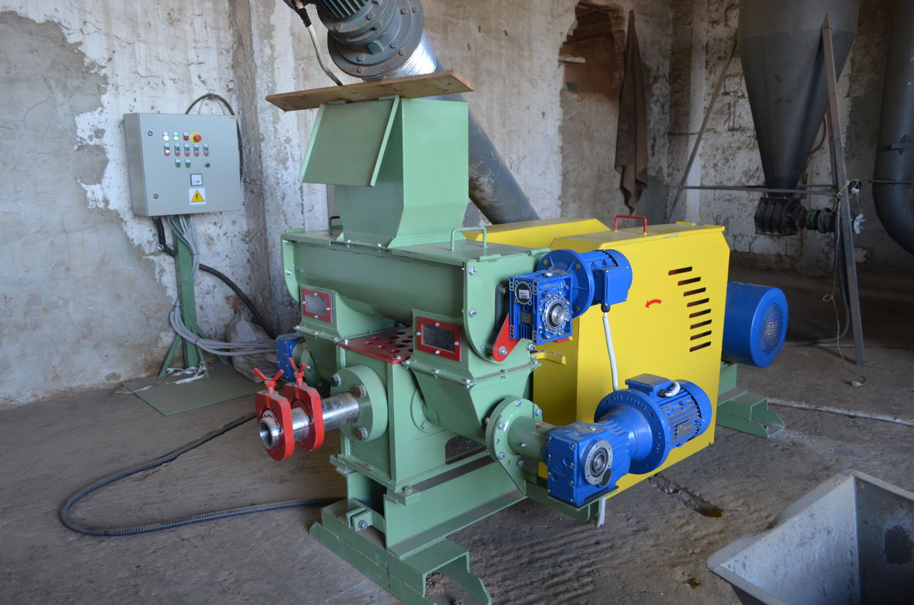 Presa - Masina brichetat brichete BT-080-1000 paie sau rumegus foto 3