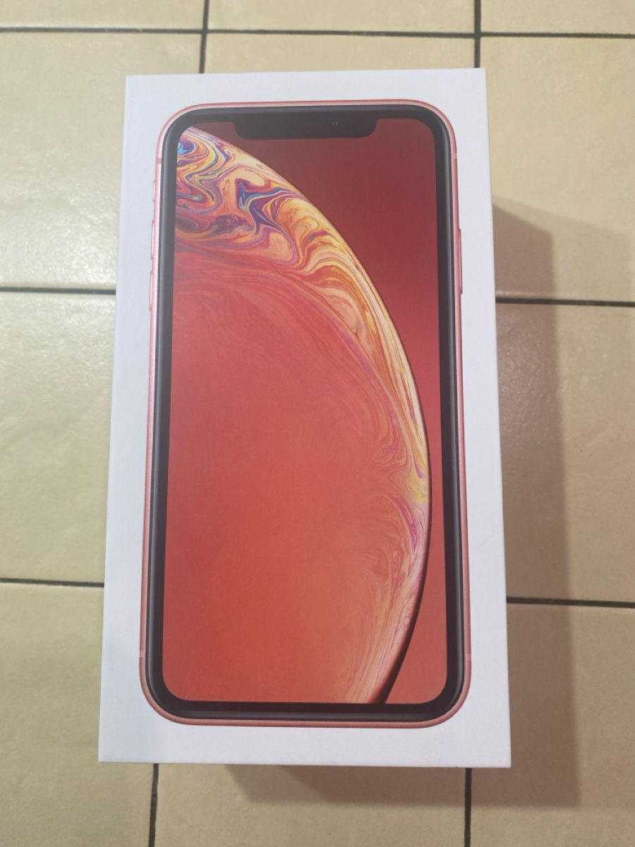 IPhone XR practic nou foto 1