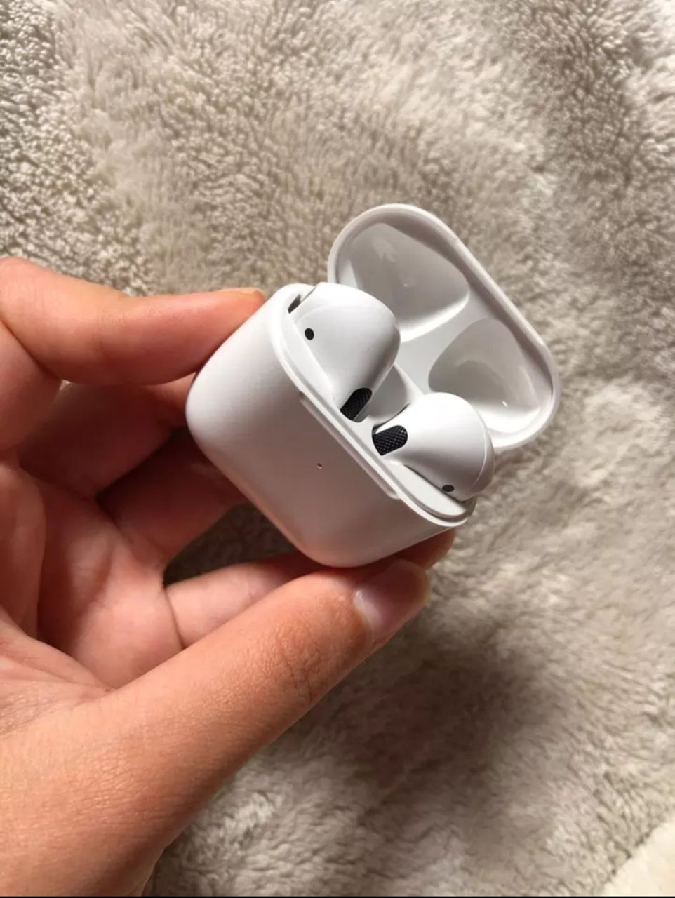 AirPods 4