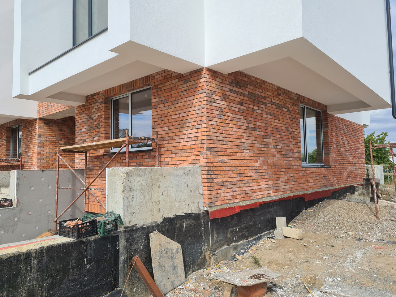 Fatade cu termopanouri. Polistiren 3-10cm plus caramida decorativa sau klinker foto 1
