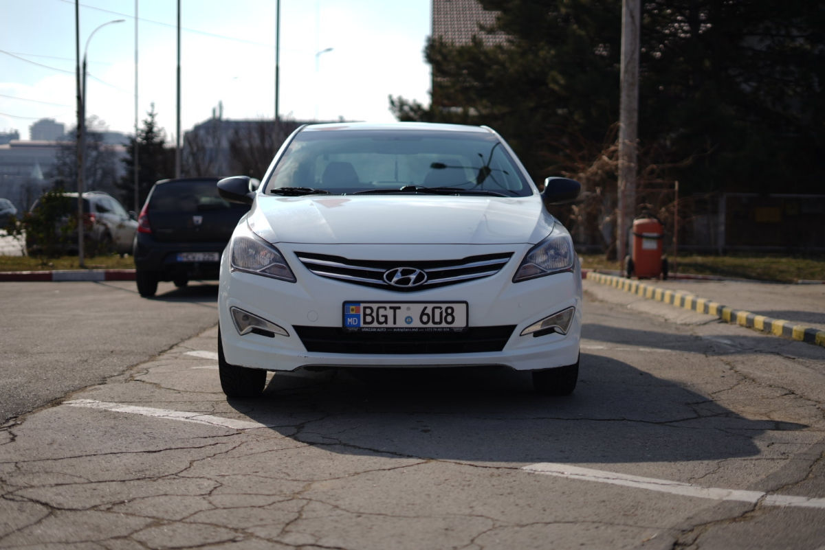 Hyundai Accent foto 4