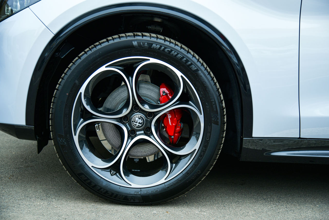 Alfa Romeo Stelvio фото 3