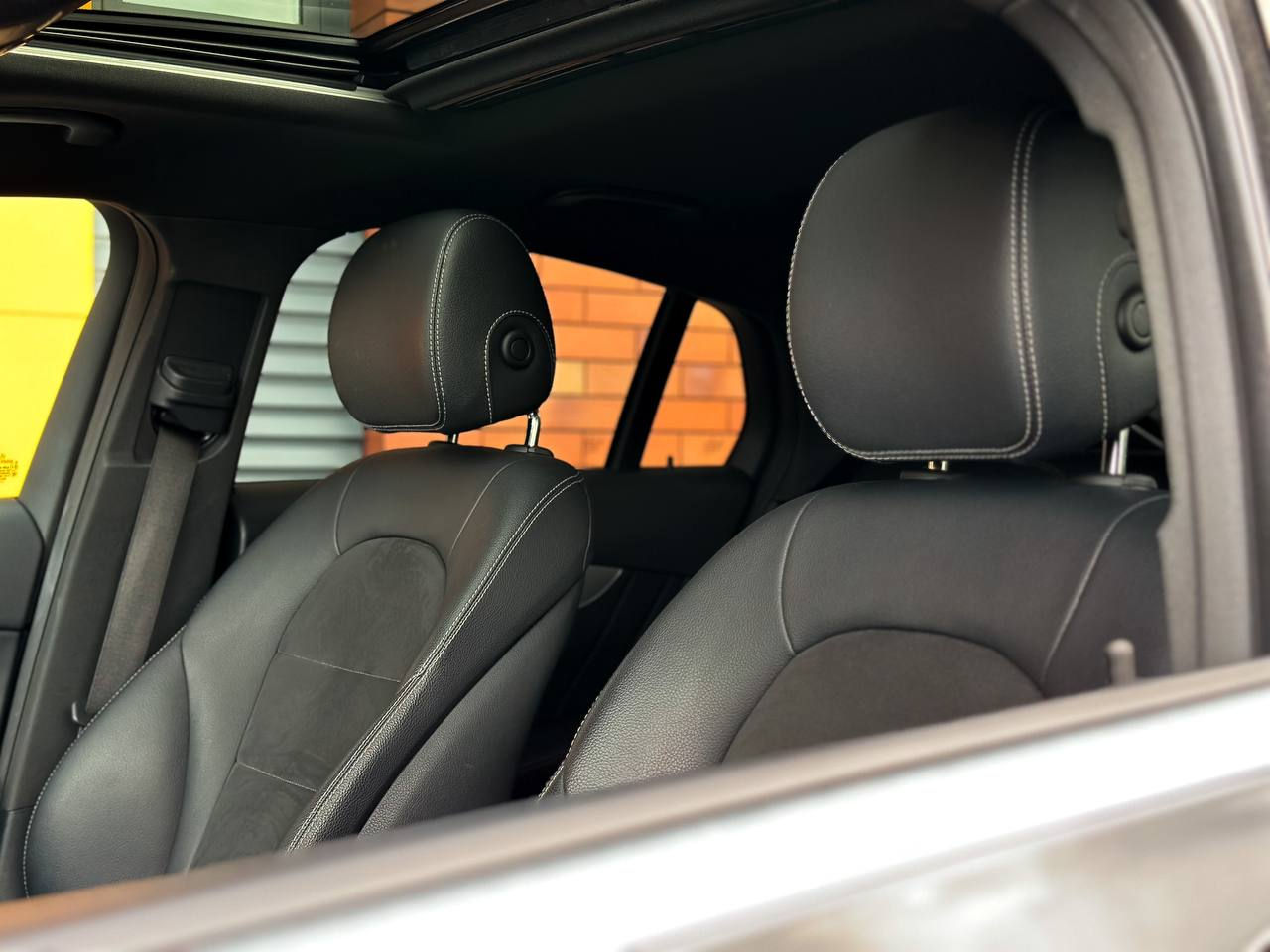 Mercedes-Benz GLC250d Coupe - Chirie Auto - Авто Прокат - Rent a Car foto 5