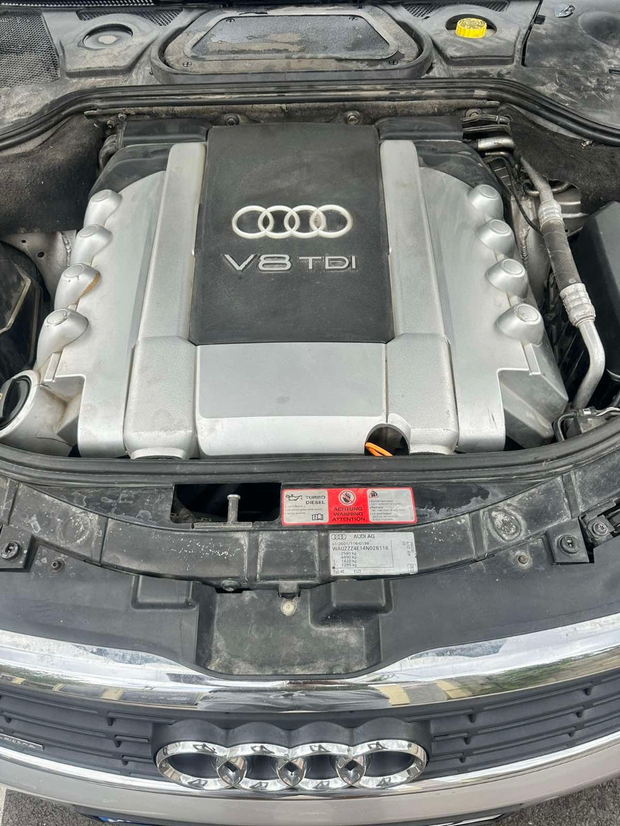 Audi A8 фото 3