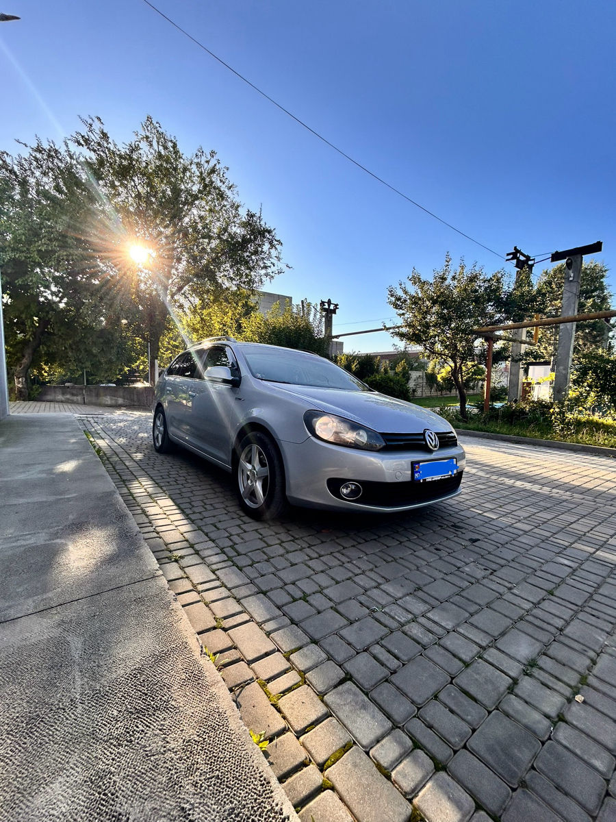 Volkswagen Golf 2011 г. с пробегом 248000 км, Дизель, 7900 €