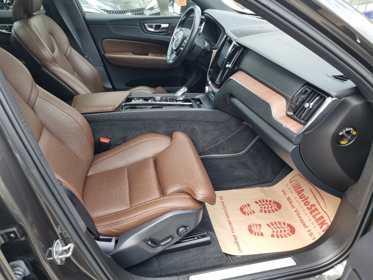 Volvo XC60 2020 photo 10