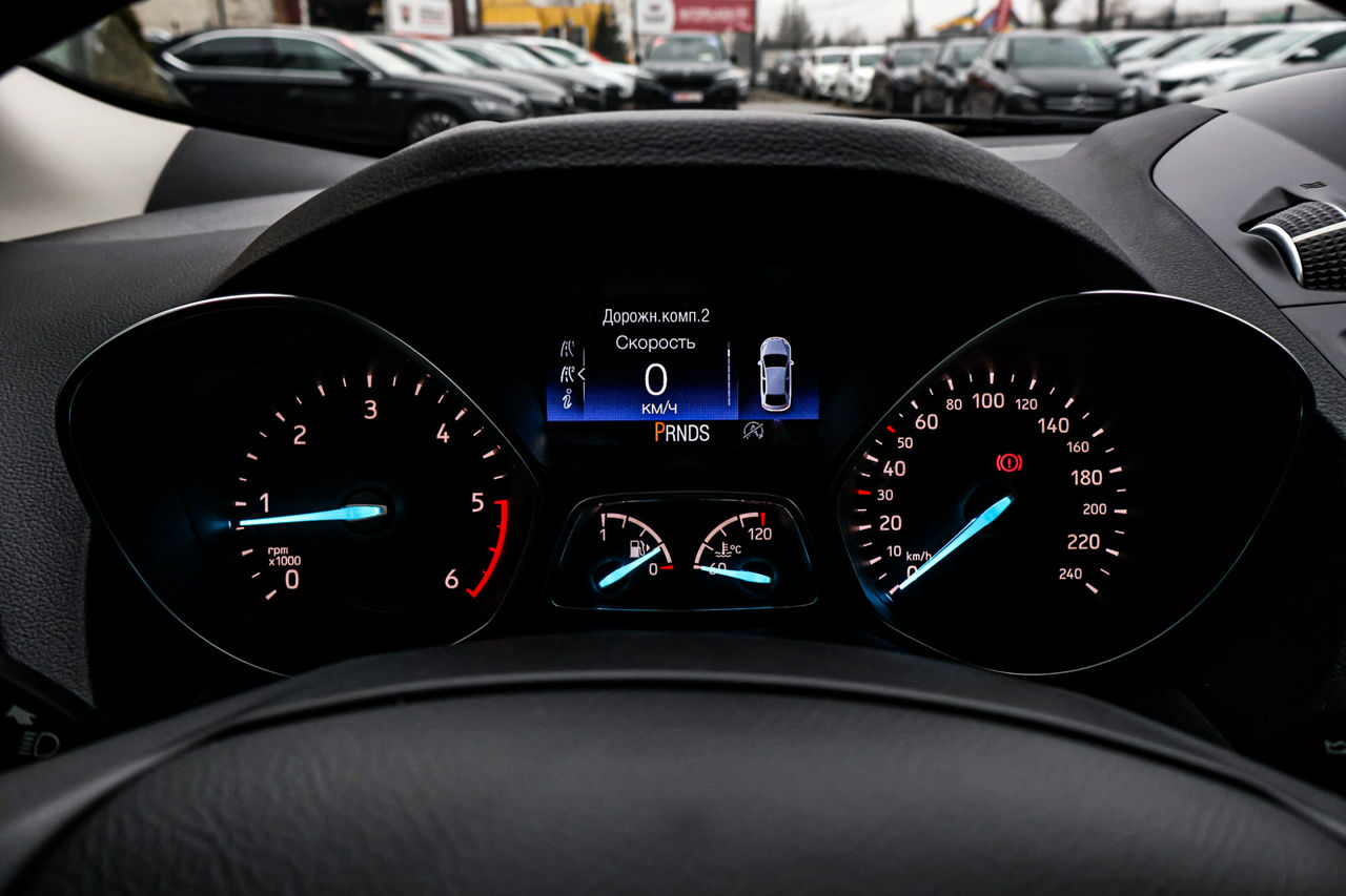 Ford Kuga фото 12