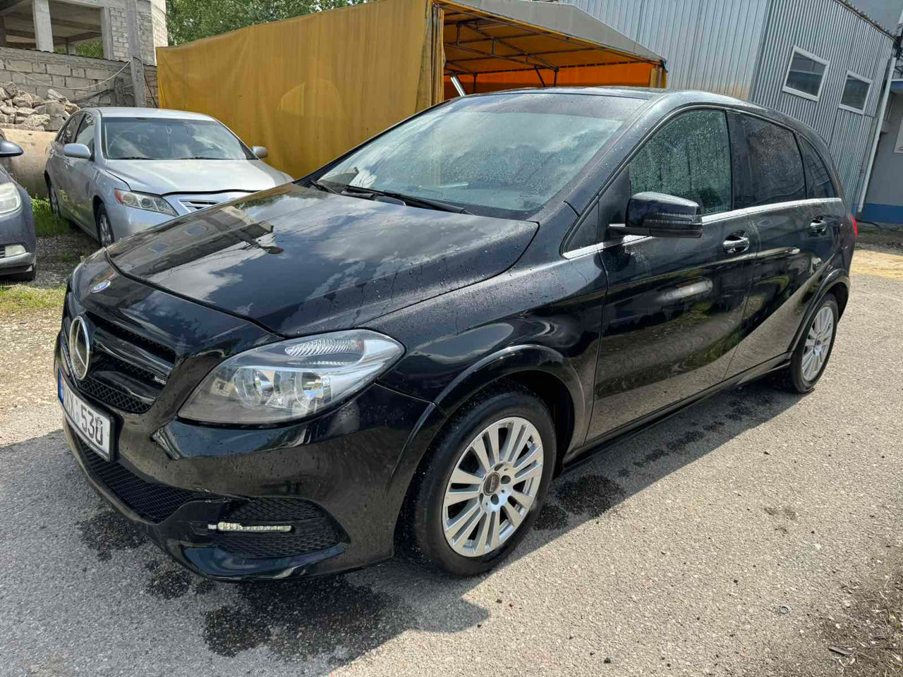 Mercedes B-Class foto 2