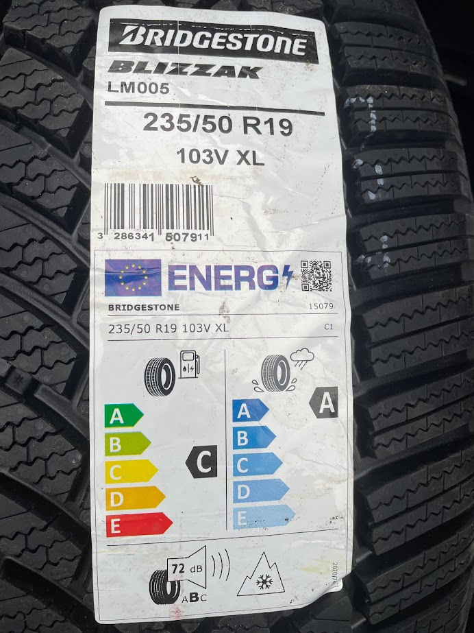 235 50 r19 Bridgestone Blizzak LM005