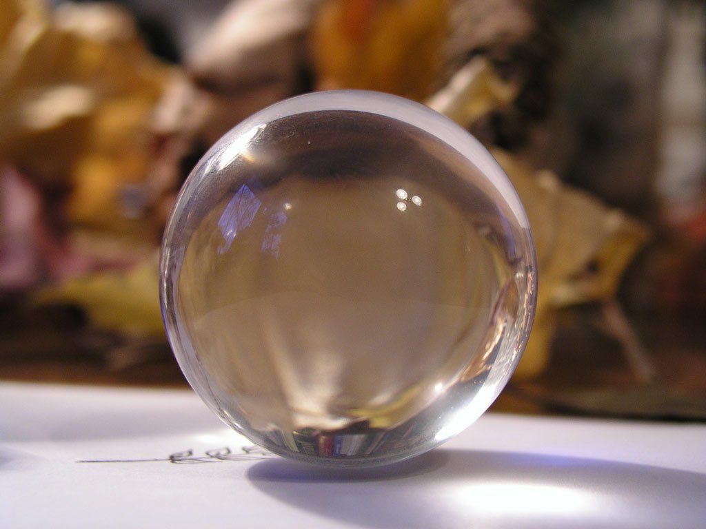 Результаты crystal ball 2024. Шар стеклянный. Хрустальный шар. Шар стеклянный прозрачный. Стеклянная сфера.