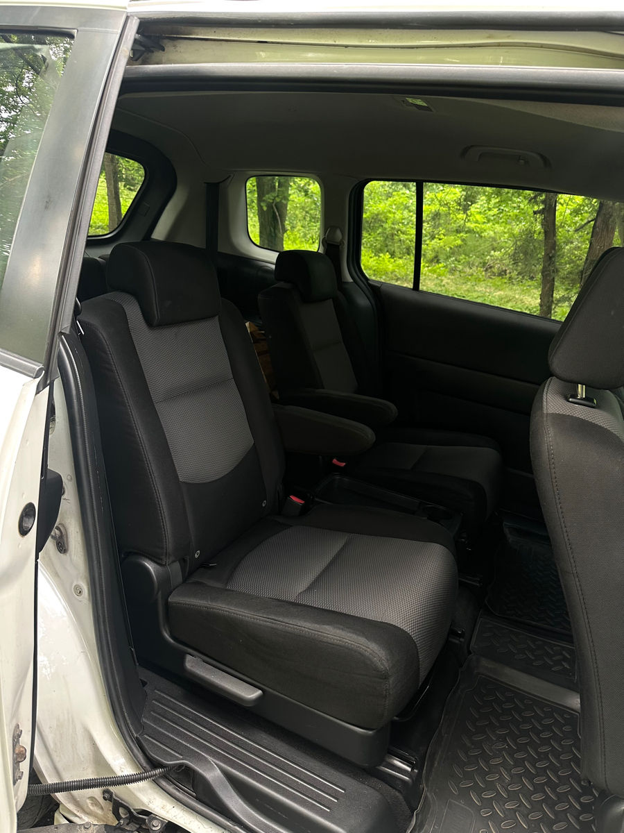Mazda 5 фото 8