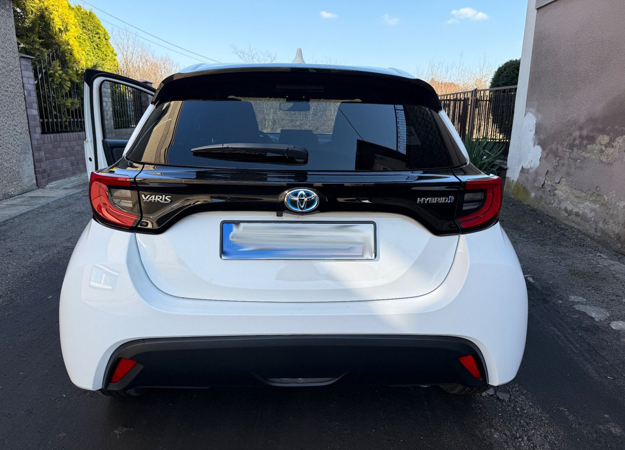 Toyota Yaris фото 9