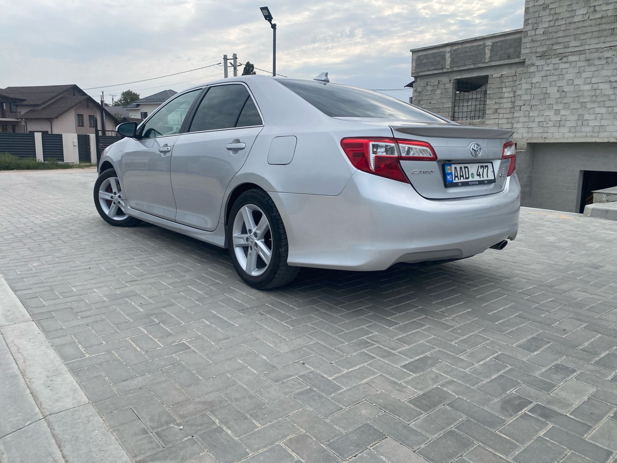 Toyota Camry foto 1