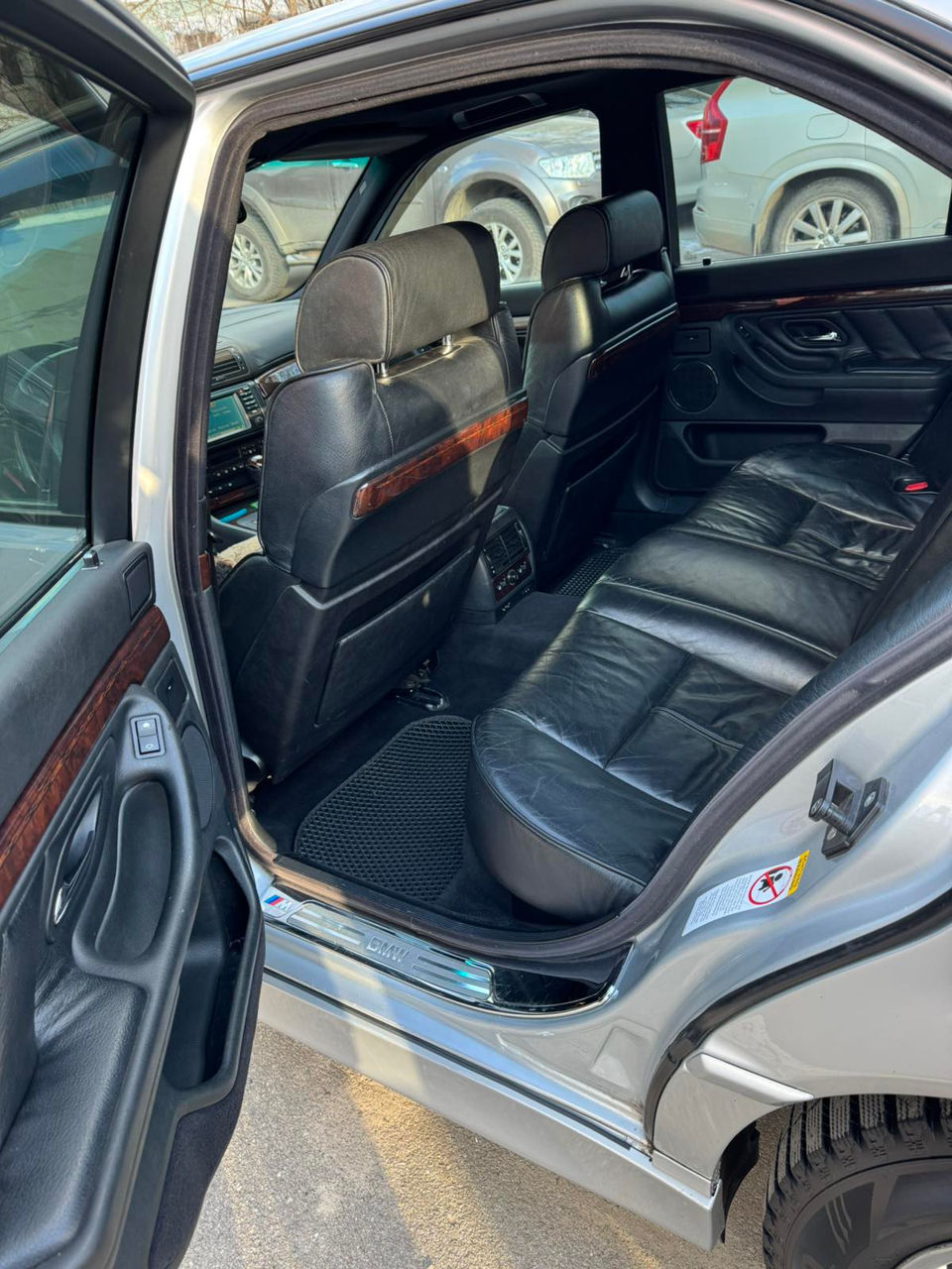 BMW 7 Series фото 2