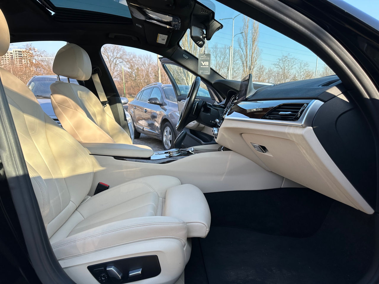 BMW 5 Series foto 16