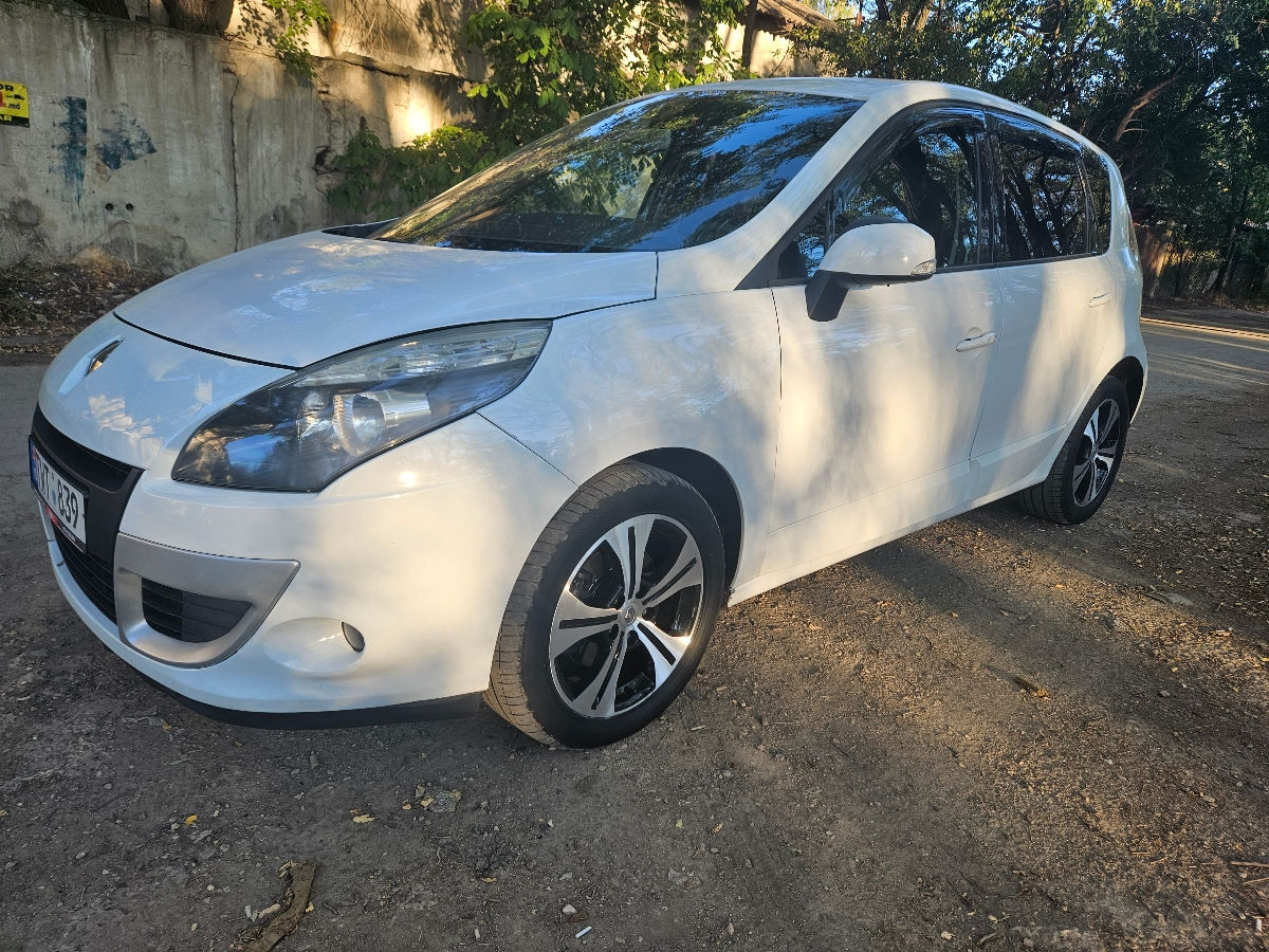 Renault Scenic 2010 г. с пробегом 202000 км, Дизель, 5800 €