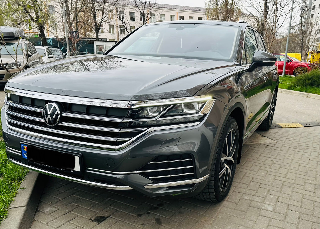 Volkswagen Touareg foto 1