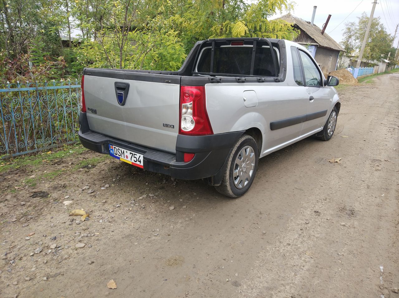 Рено логан пикап