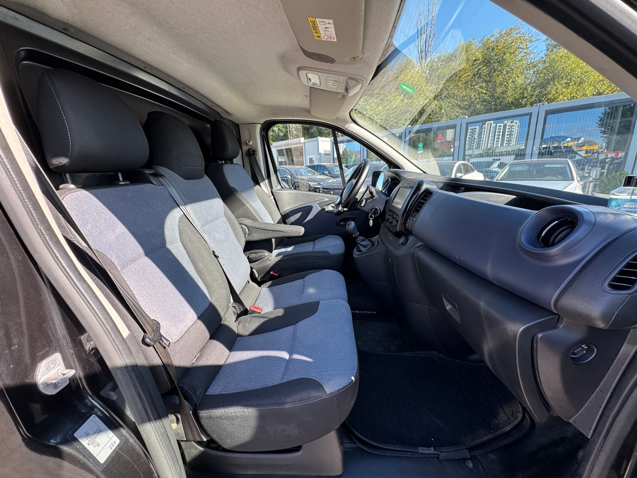 Opel Vivaro foto 15