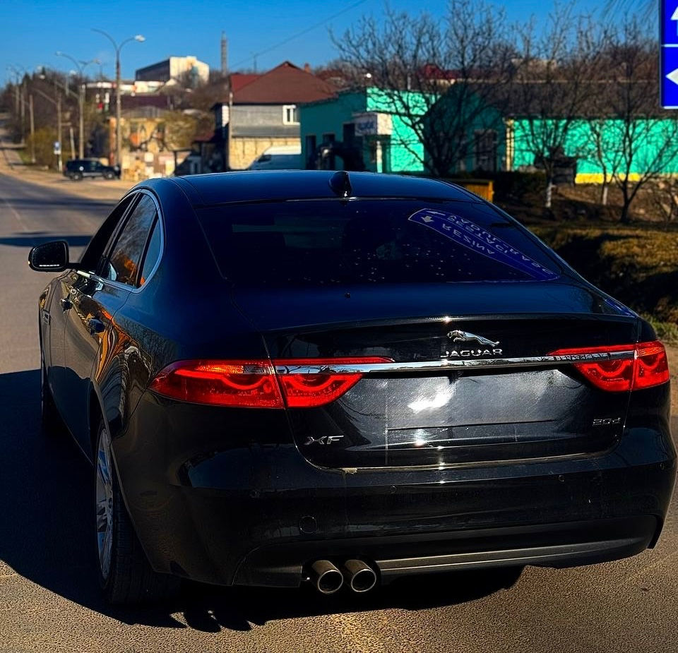 Jaguar XF фото 3