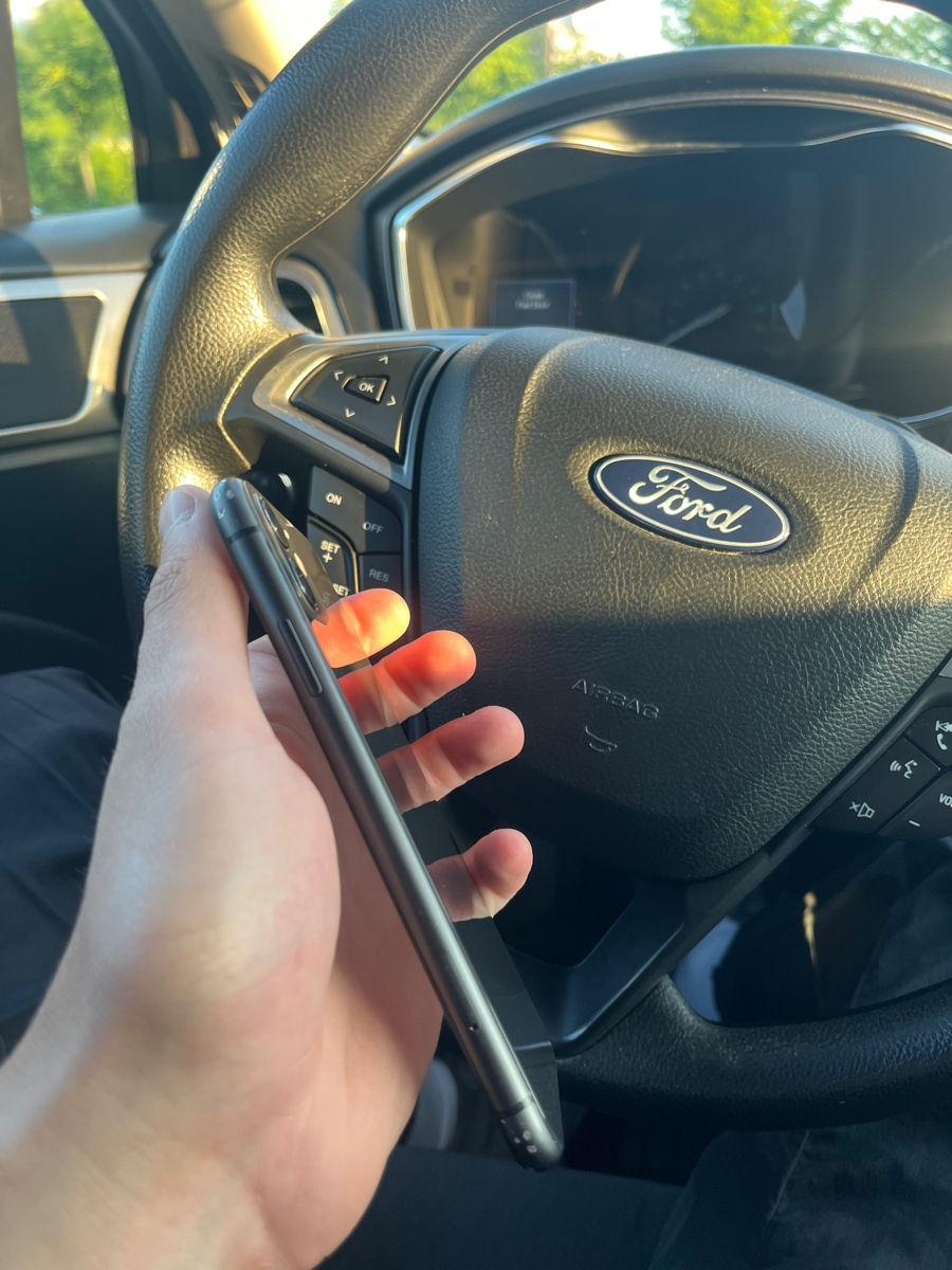iPhone 11 64Gb Black foto 4