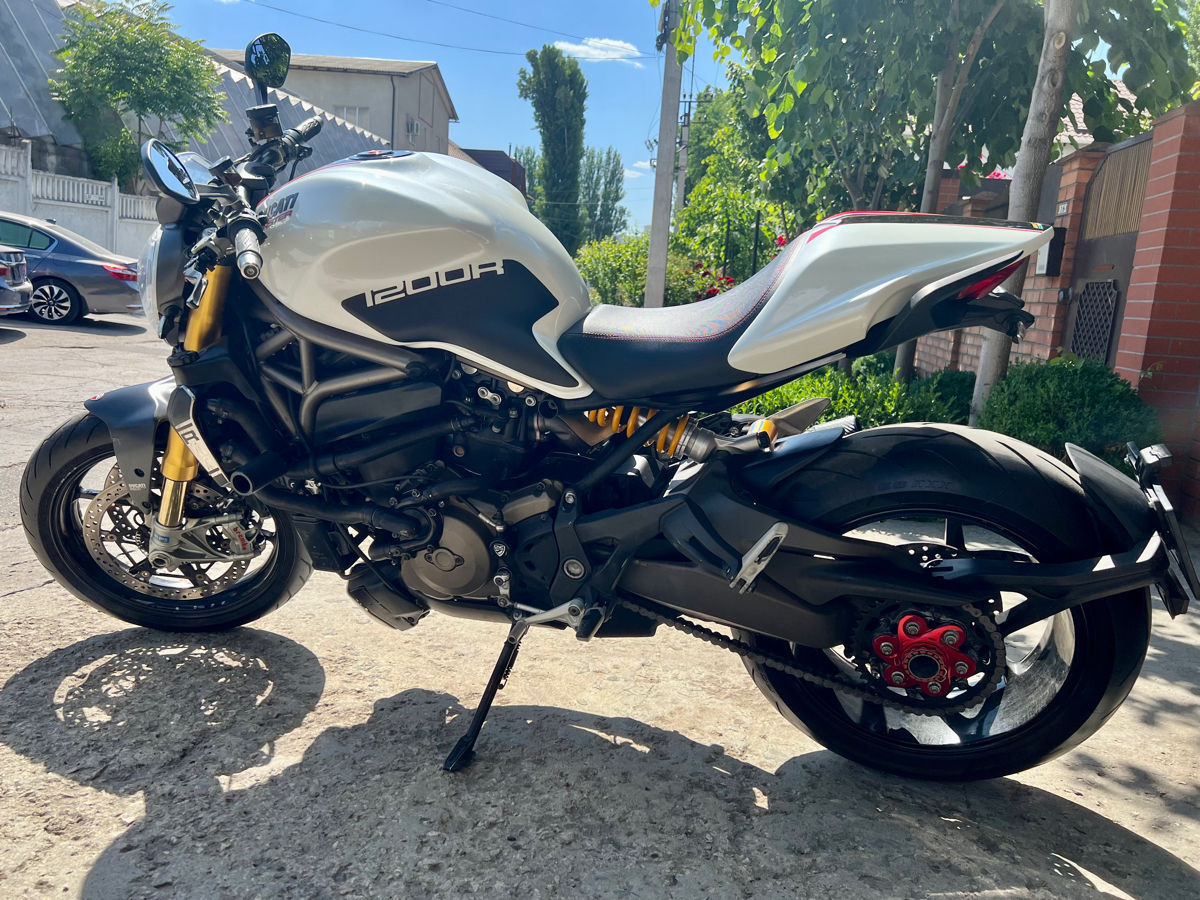 Ducati Monster 1200 SPORT foto 4