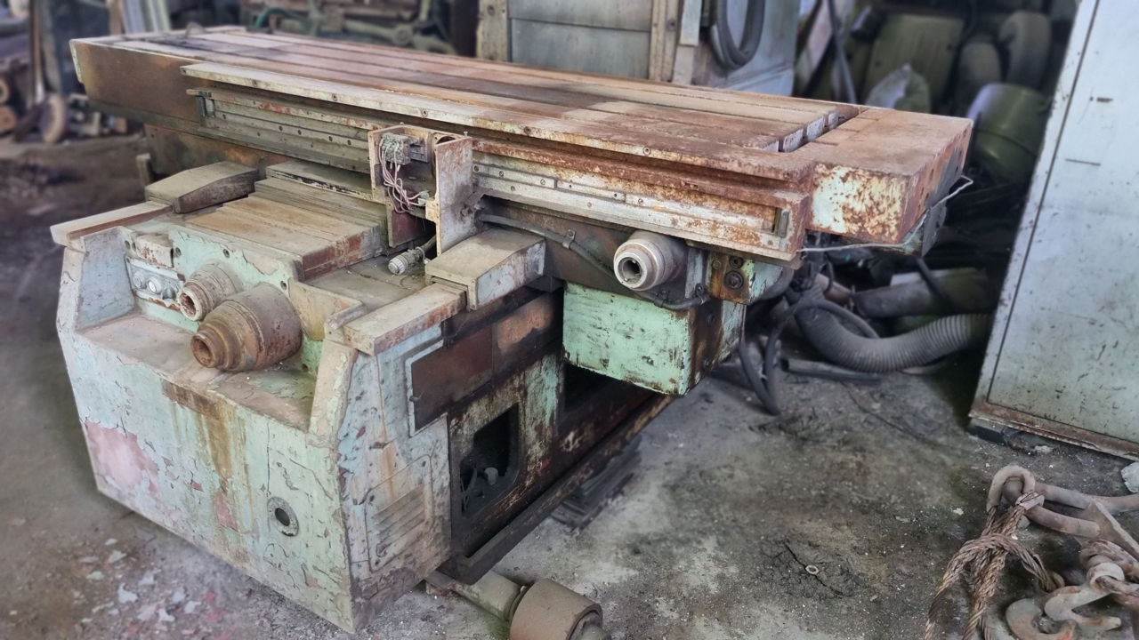 Фрезерный  шестишпиндельный станок TOS KUIM  модель  FCR 50 NC foto 2
