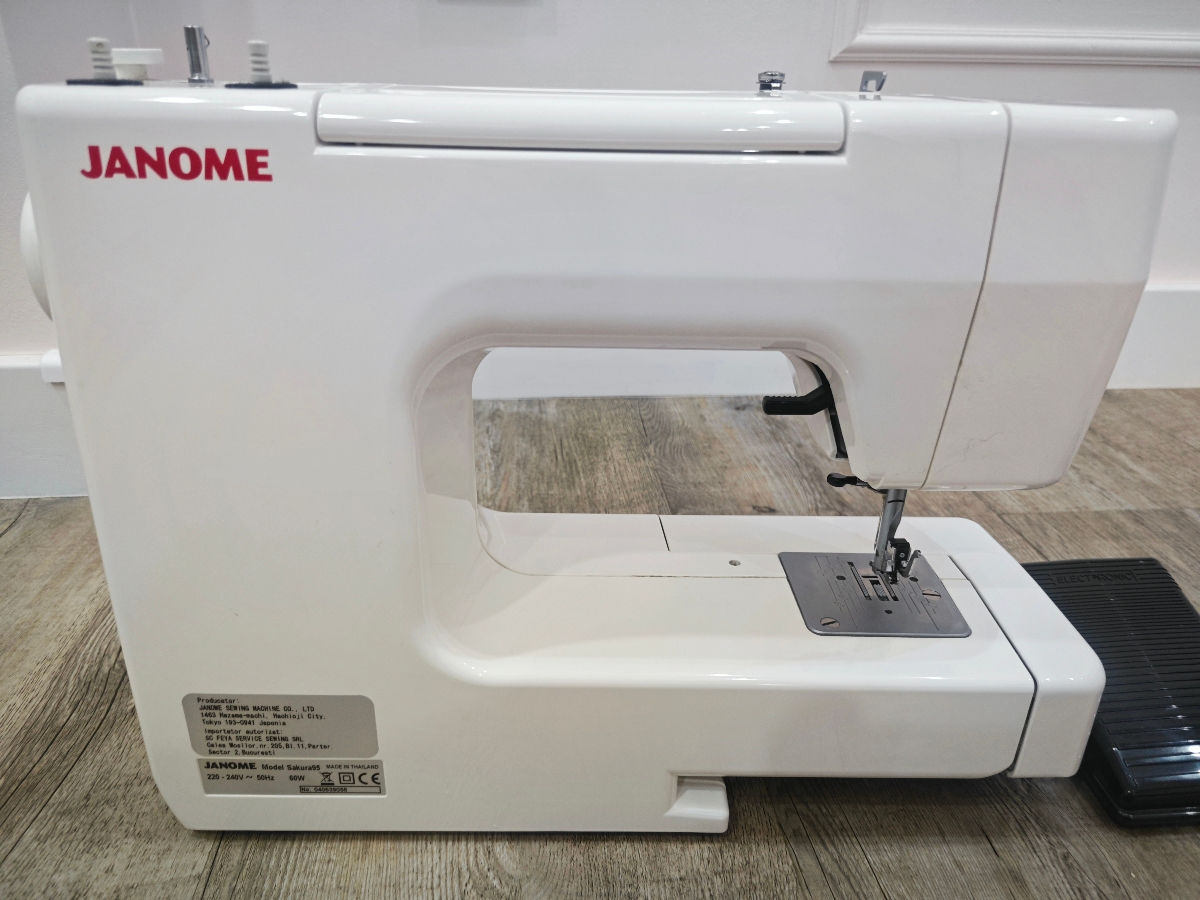 Швейная машинка janome sakura 95