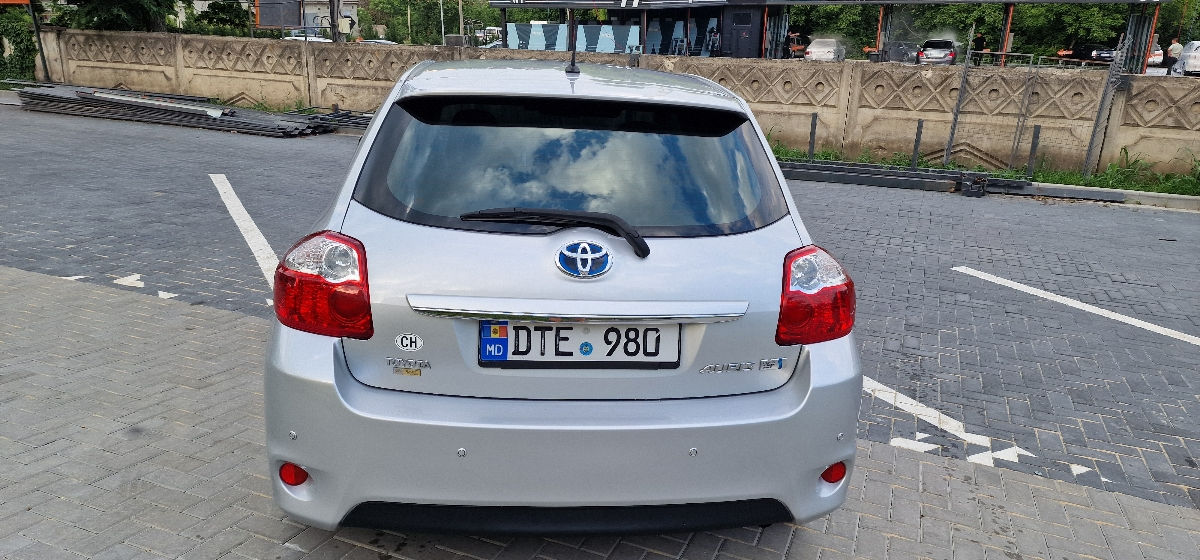 Toyota Auris фото 6