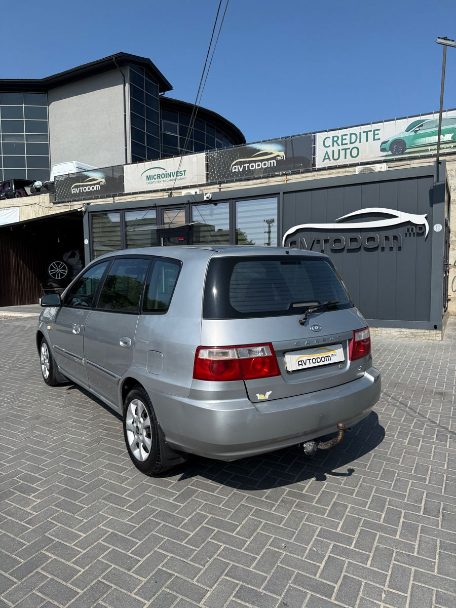 KIA Carens фото 3