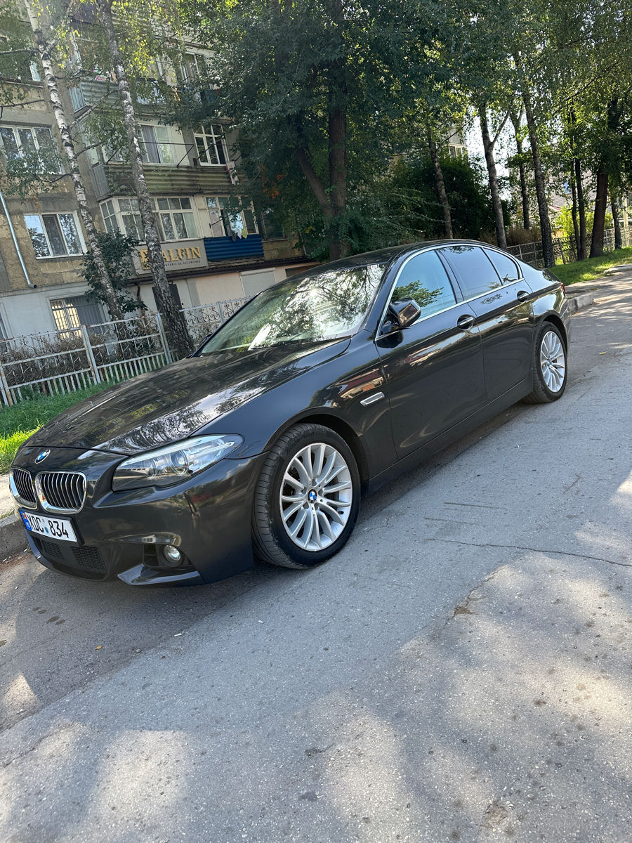 BMW 5 Series foto 0