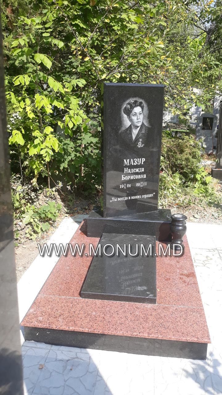 Monument din granit negru de calitate superioara 6600 L. foto 9