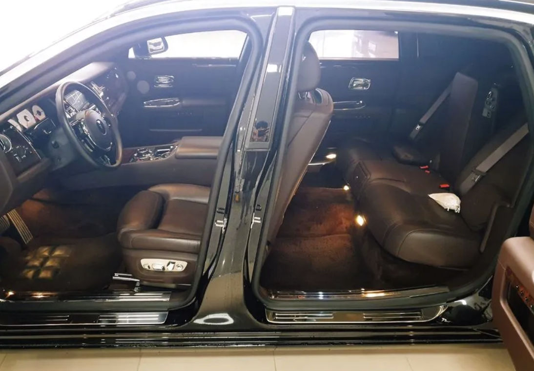 Rolls-Royce Ghost foto 13