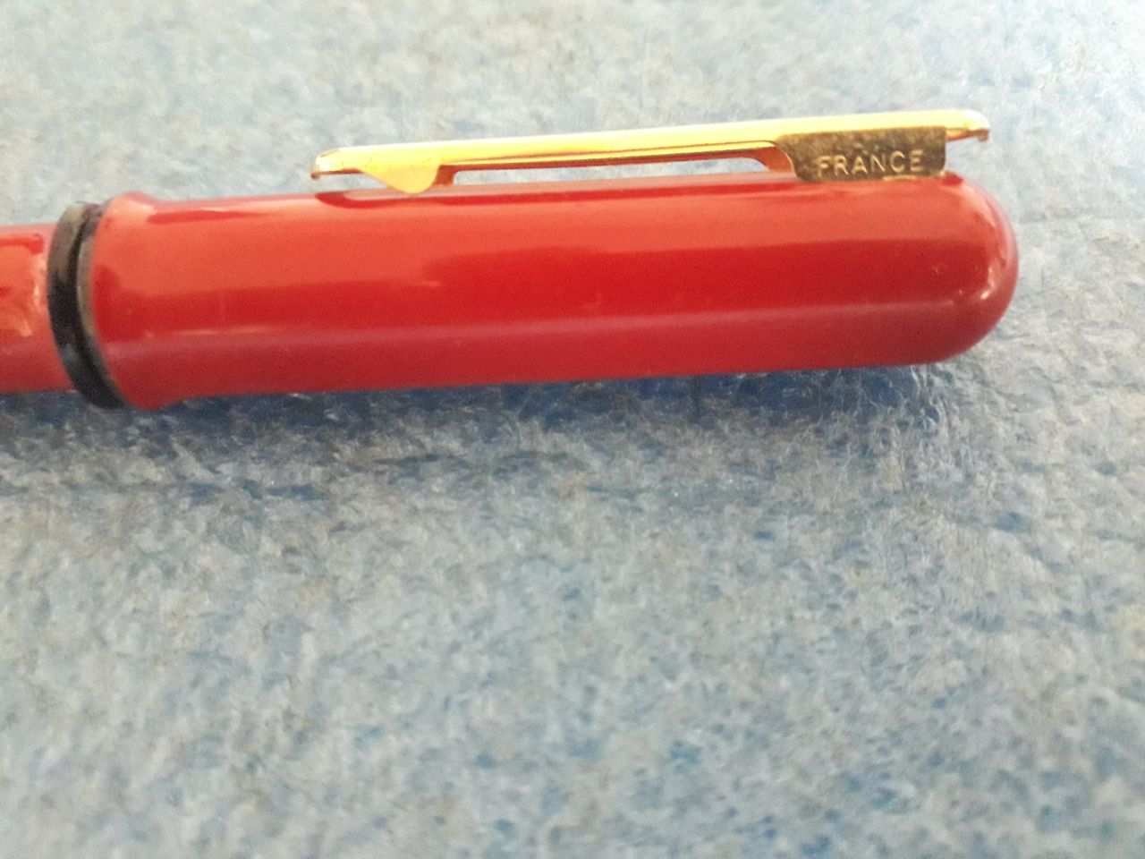 Авторучка с золотым пером. Франция.