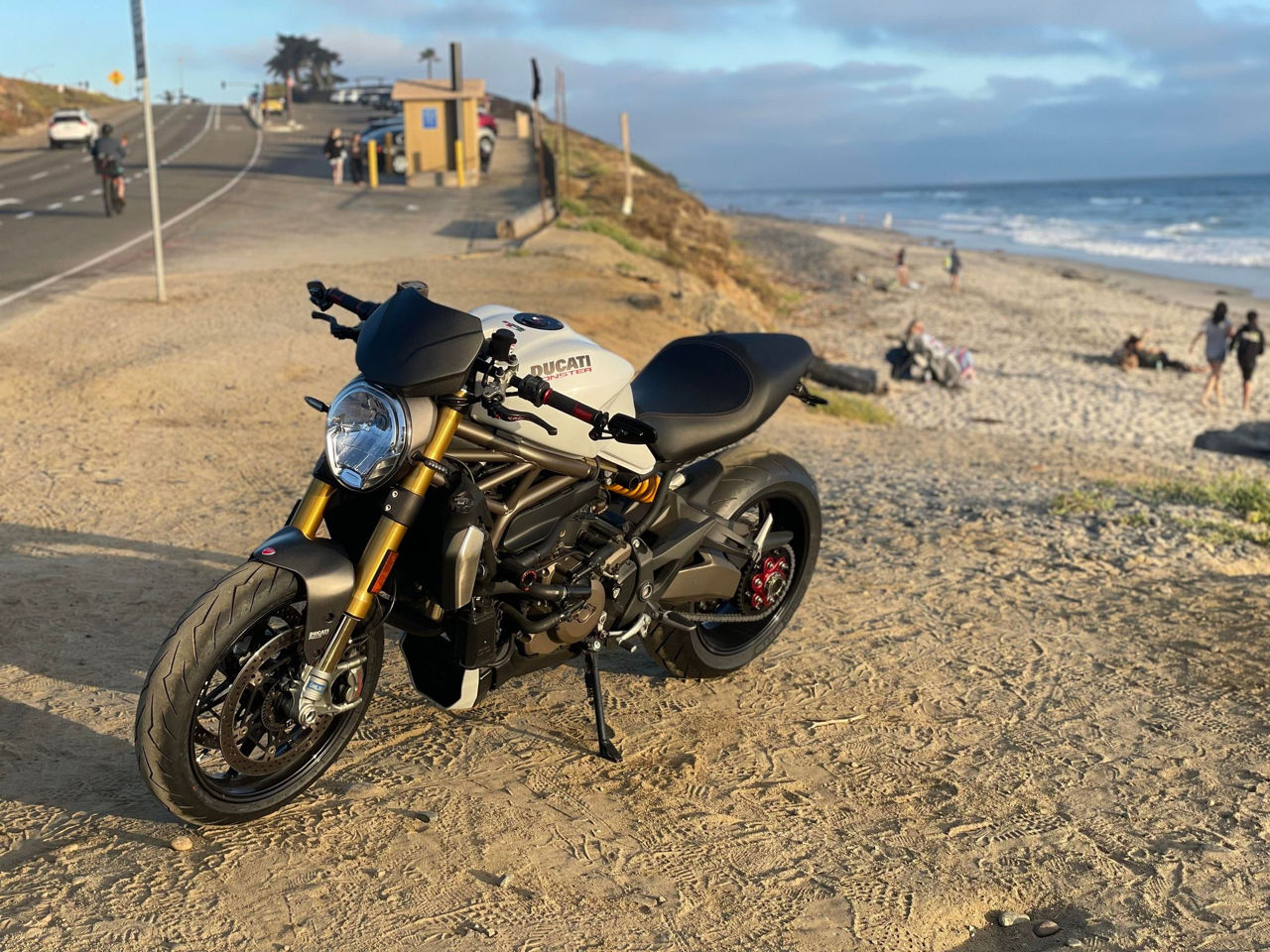 Ducati Monster 1200 SPORT foto 1