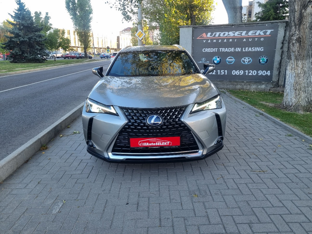 Lexus UX 2021 photo 2