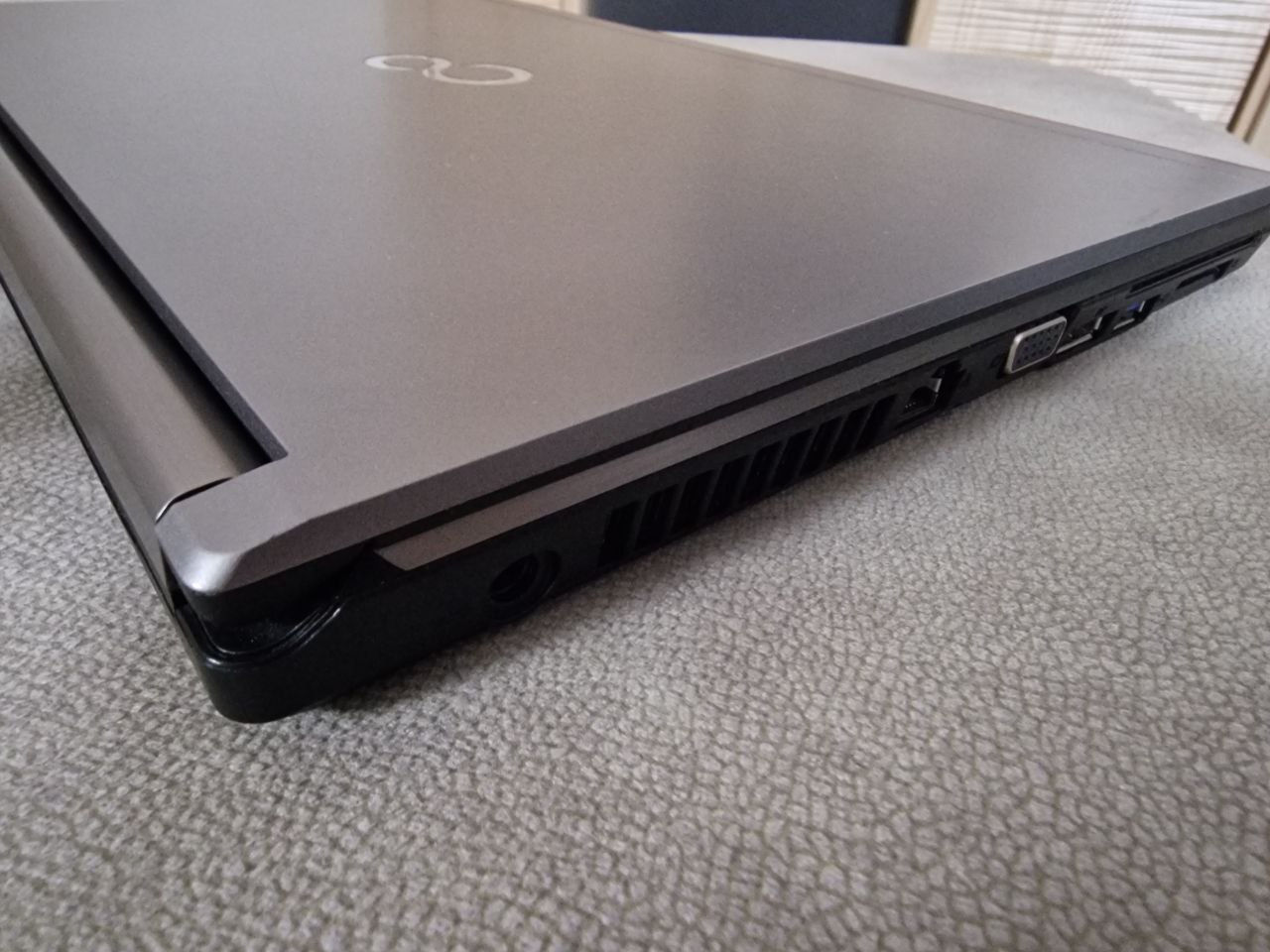 Laptop ieftin Fujitsu Lifebook E746 14" i5-6300/12Gb DDR4/SSD 250gb foto 3