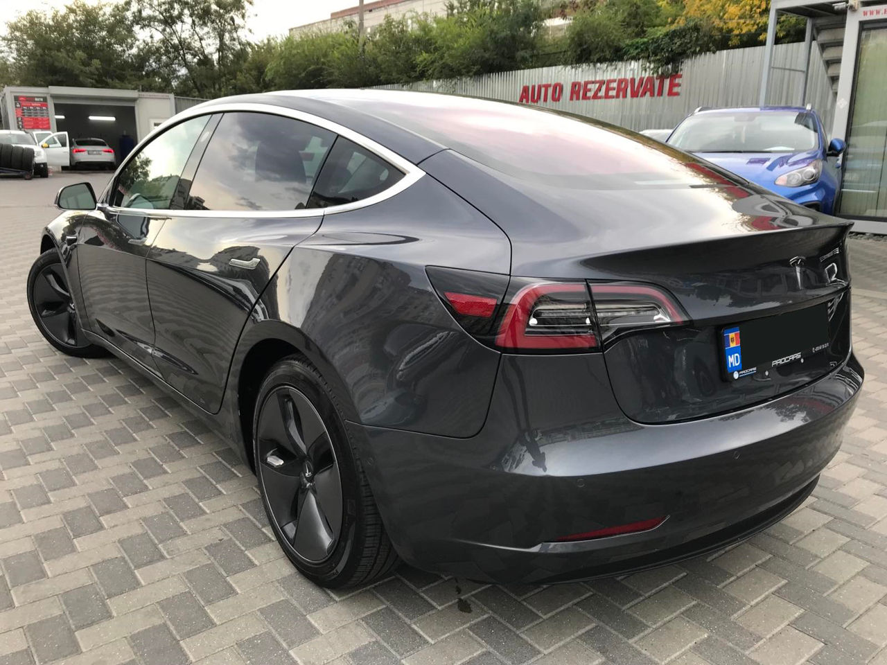 Tesla Model 3 foto 2