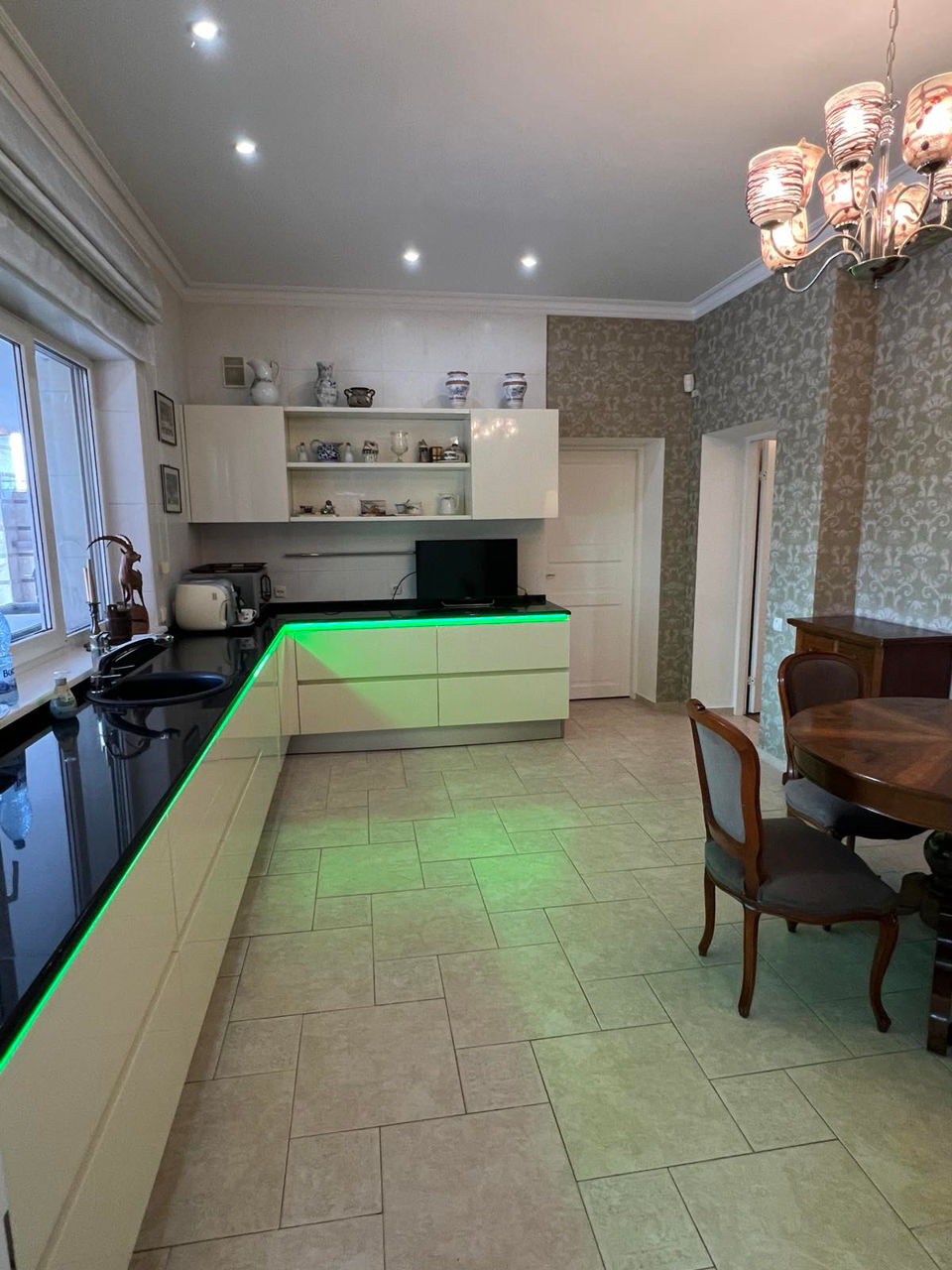 Casa For Rent la Valea Morilor -5500 euro. foto 5