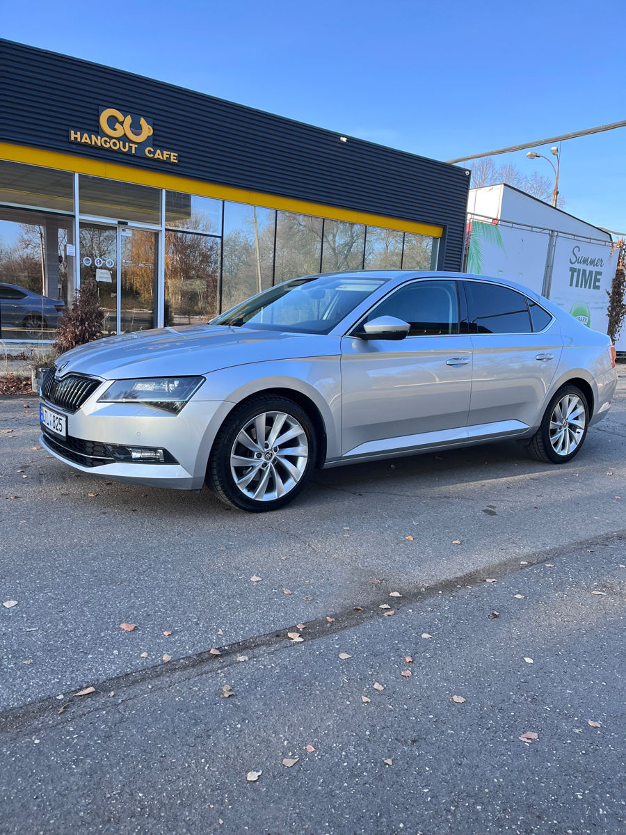 Skoda Superb foto 3